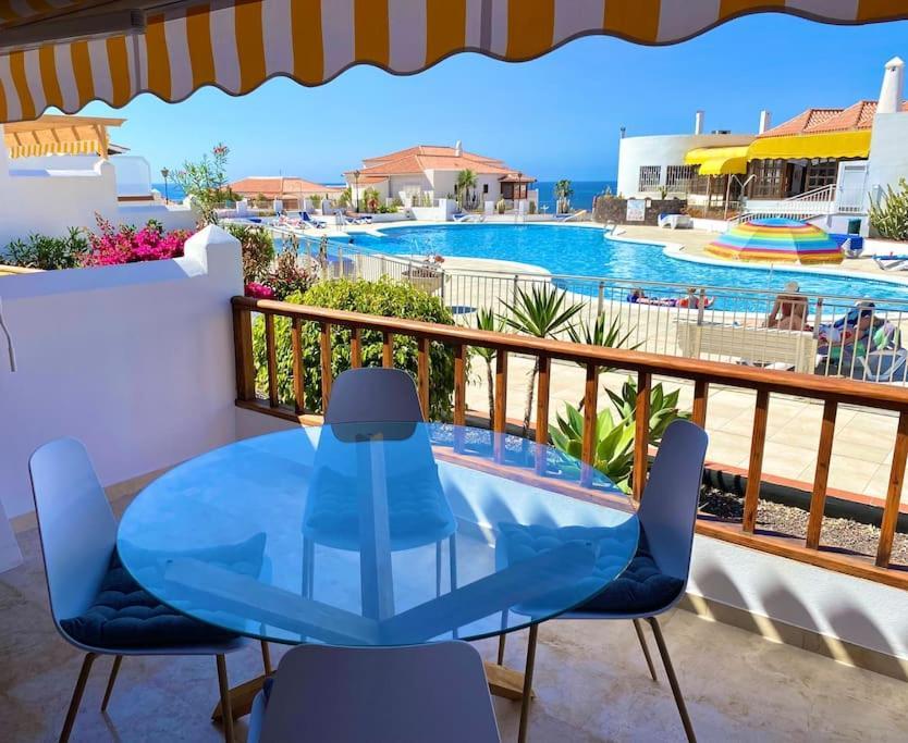 Stylish & Modern 1 Bedroom Suite On Frontline Of Playa Del Duque Costa Adeje  Zewnętrze zdjęcie