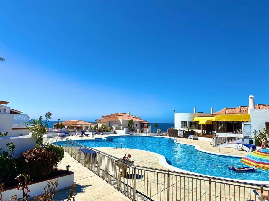 Stylish & Modern 1 Bedroom Suite On Frontline Of Playa Del Duque Costa Adeje  Zewnętrze zdjęcie
