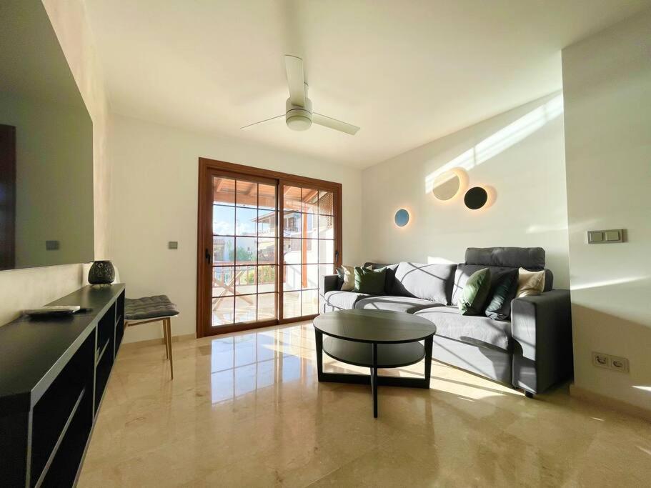 Stylish & Modern 1 Bedroom Suite On Frontline Of Playa Del Duque Costa Adeje  Zewnętrze zdjęcie