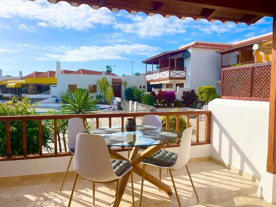 Stylish & Modern 1 Bedroom Suite On Frontline Of Playa Del Duque Costa Adeje  Zewnętrze zdjęcie