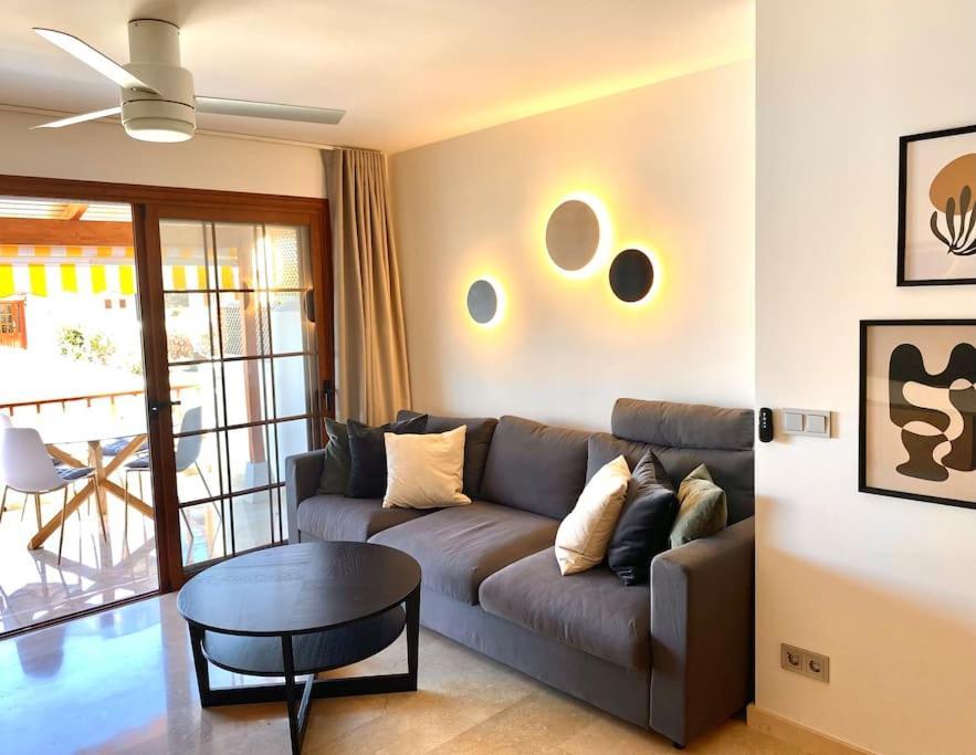 Stylish & Modern 1 Bedroom Suite On Frontline Of Playa Del Duque Costa Adeje  Zewnętrze zdjęcie